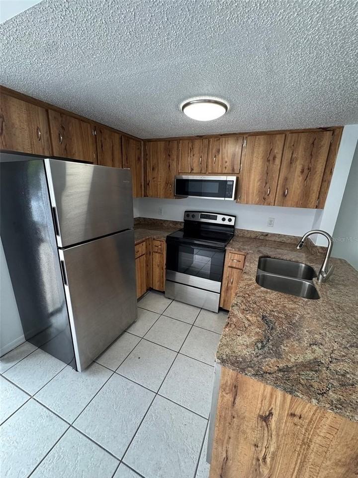 1409 Ne 17th Ave - Photo 6 of 16