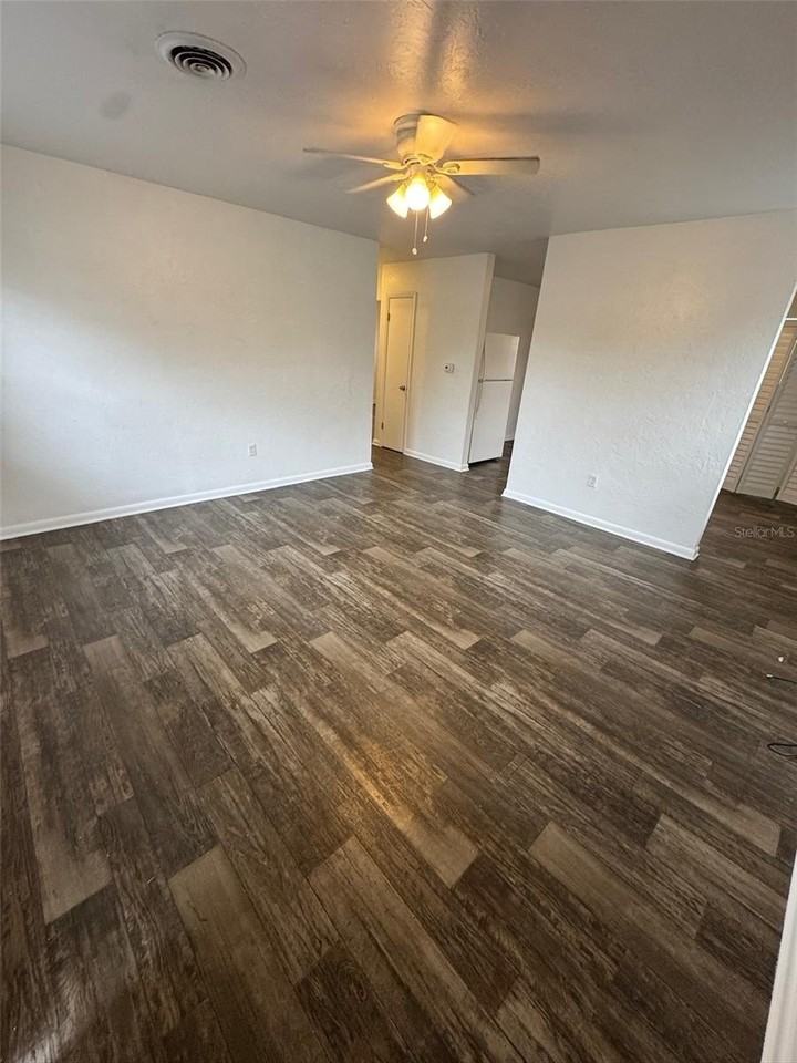 1703 Ne 70th St - Photo 3 of 14