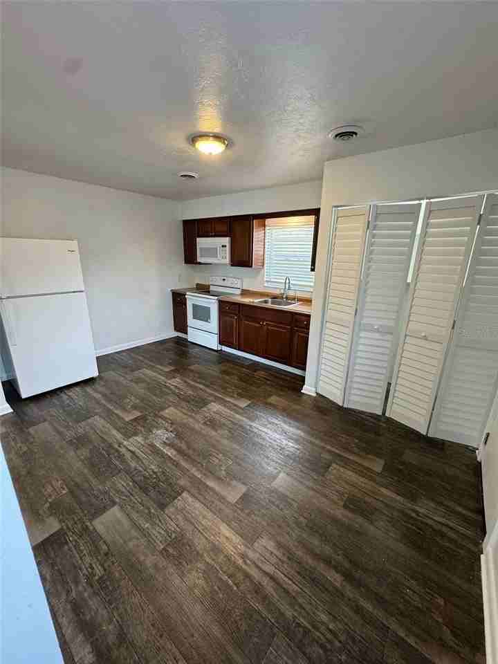 1703 Ne 70th St - Photo 5 of 14