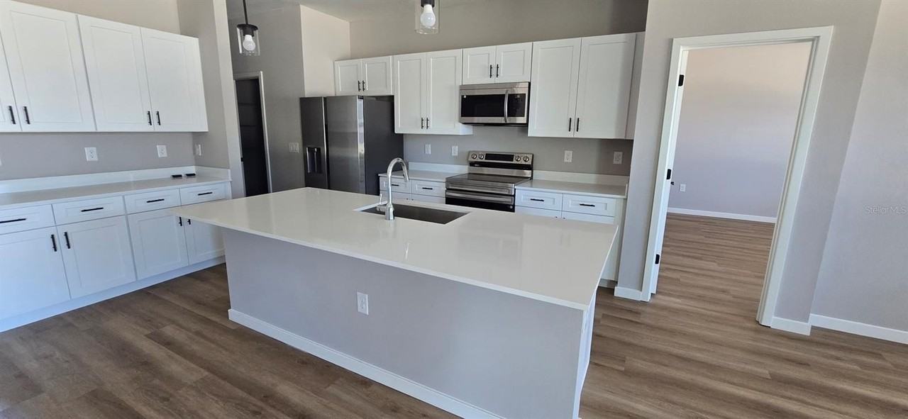 9975 Sw 39th Ter - Photo 3 of 13