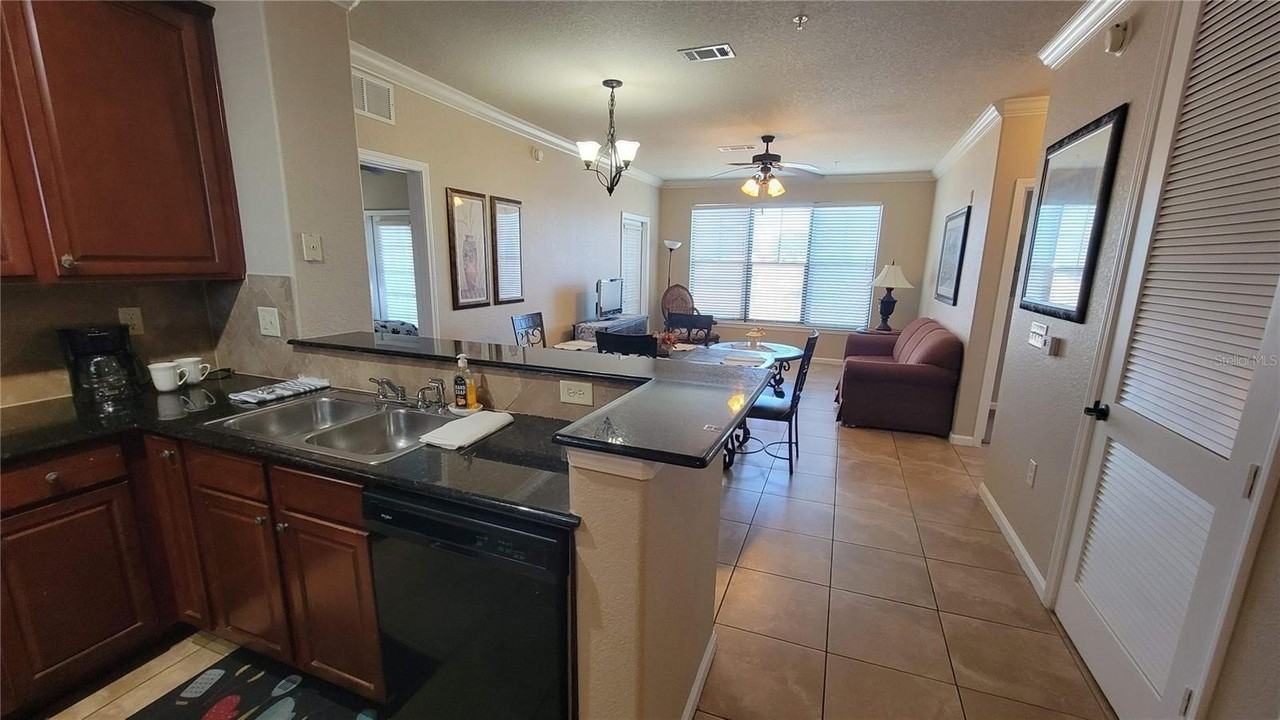 914 Charo Pkwy #123 - Photo 6 of 44