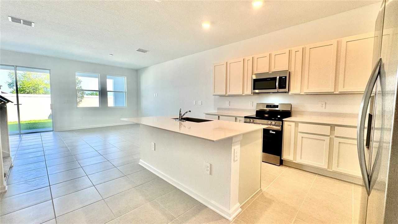 319 Sol Vista Dr - Photo 3 of 22