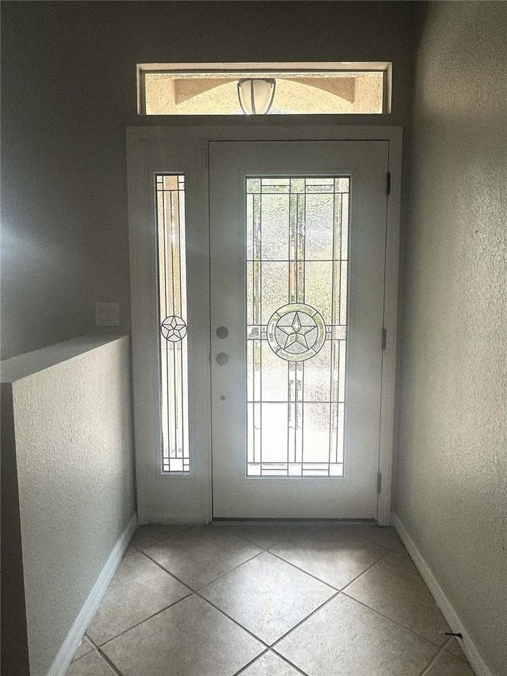 11739 Holly Creek Dr - Photo 2 of 44