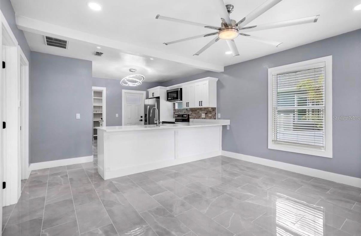 8907 N Boulevard - Photo 3 of 24