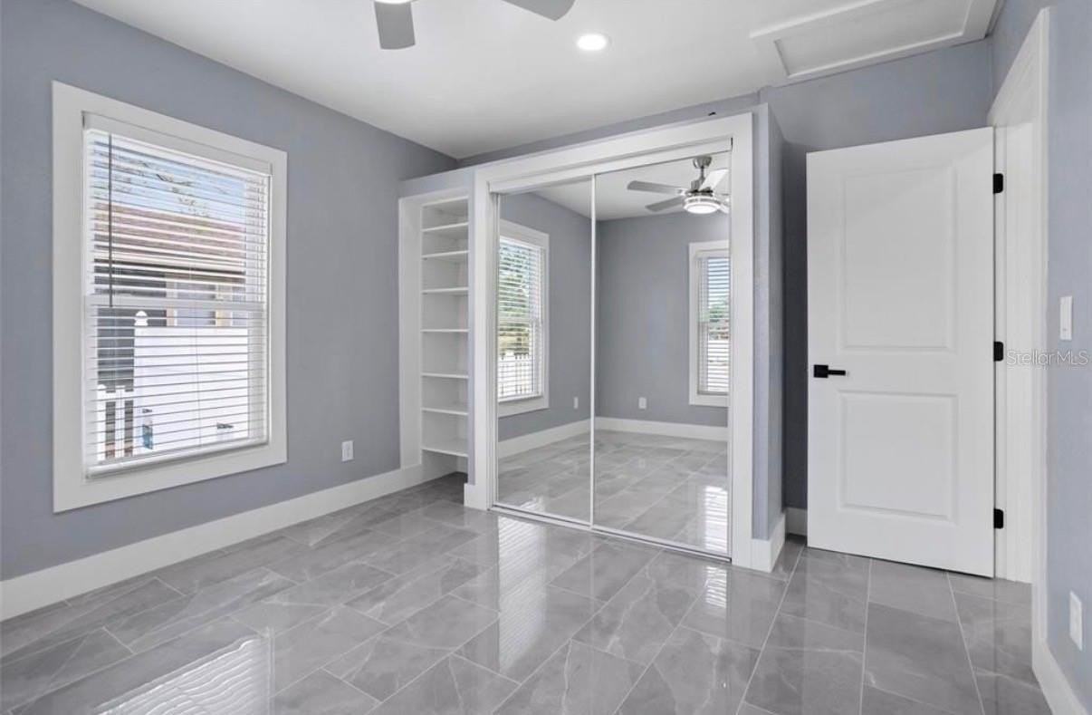 8907 N Boulevard - Photo 5 of 24