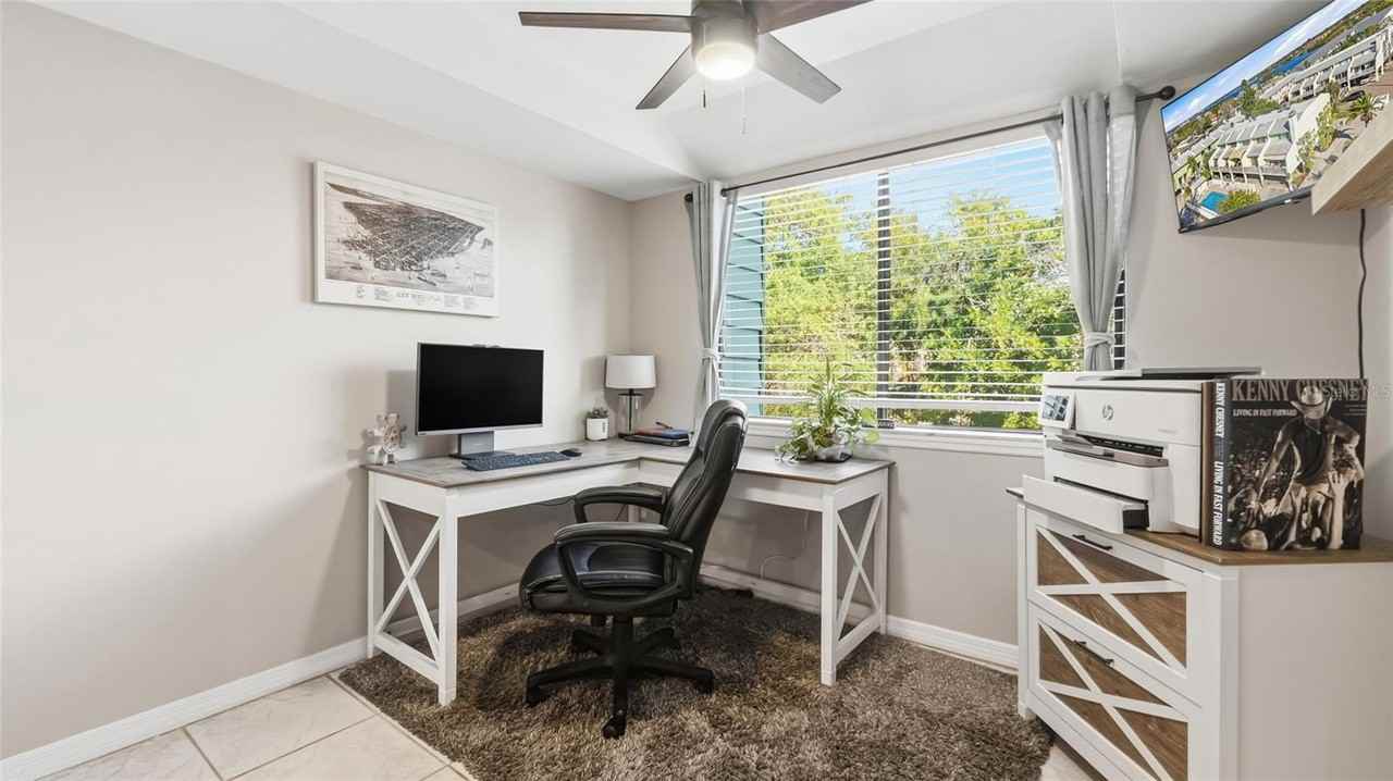 318 Windrush Blvd #9 - Photo 3 of 34