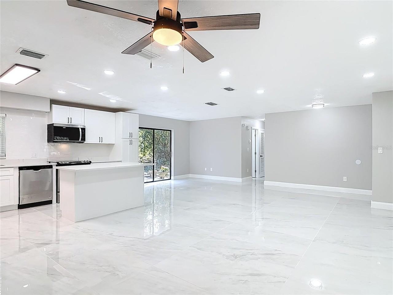 31440 Prestwick Ave - Photo 6 of 22