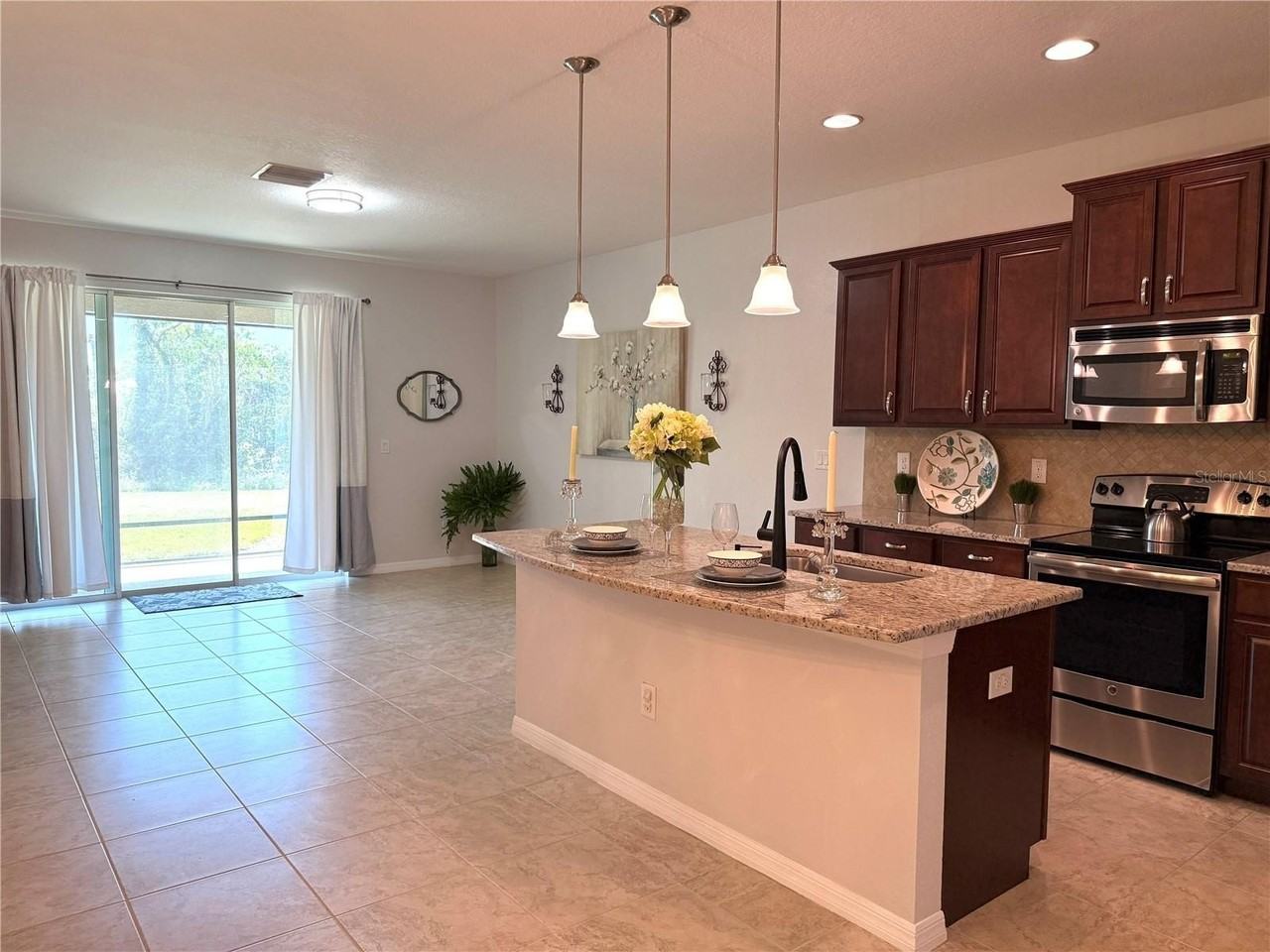 10415 Butterfly Wing Ct - Photo 4 of 28