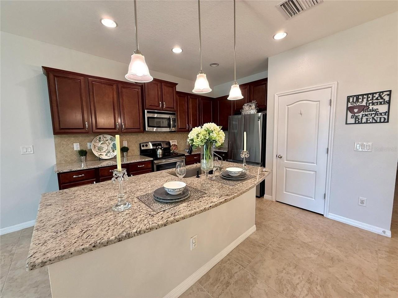 10415 Butterfly Wing Ct - Photo 5 of 28