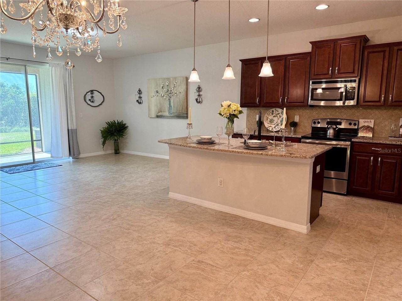 10415 Butterfly Wing Ct - Photo 7 of 28