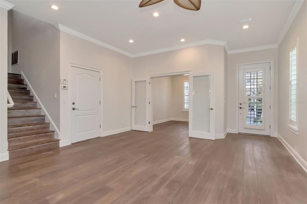 947 Hemingway Cir - Photo 3 of 50