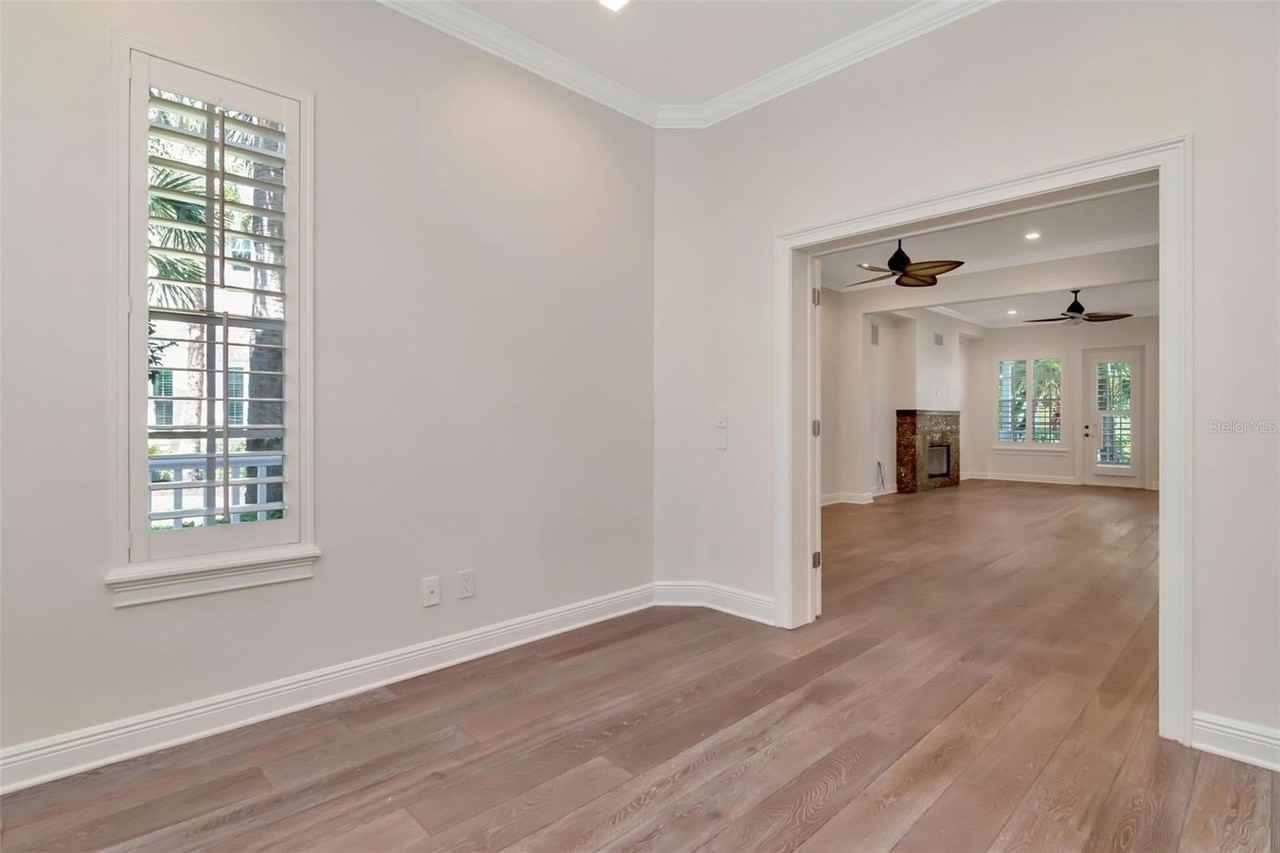 947 Hemingway Cir - Photo 7 of 50