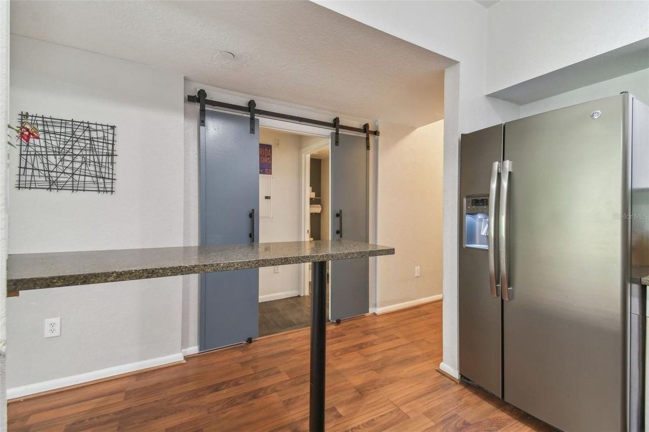 2440 W Horatio St #1031 - Photo 5 of 27