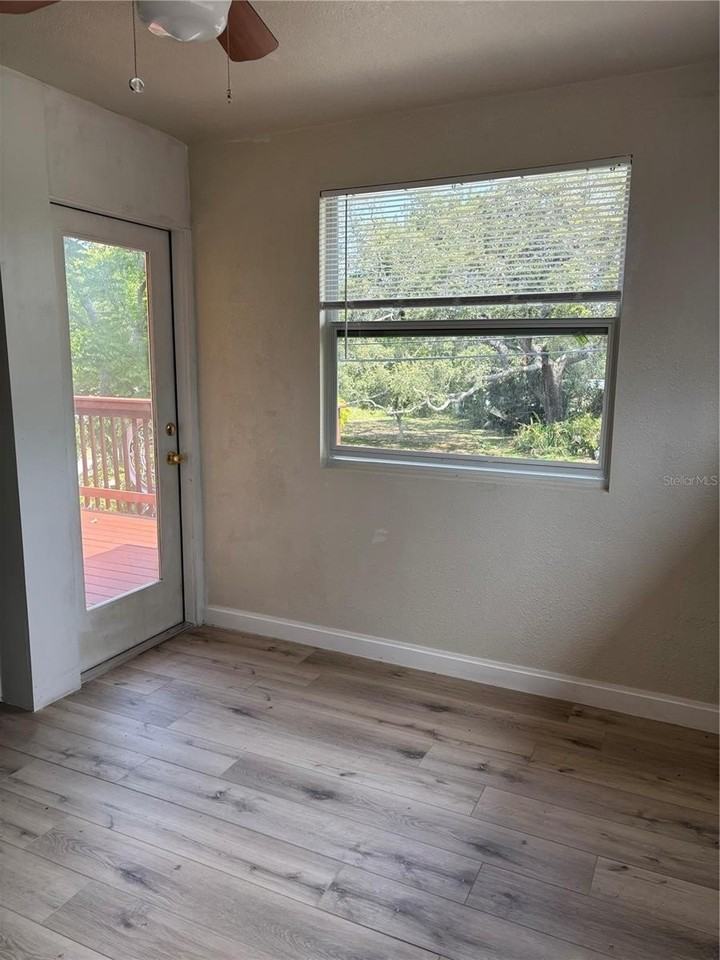 1217 Carolyn Ln #B - Photo 4 of 16