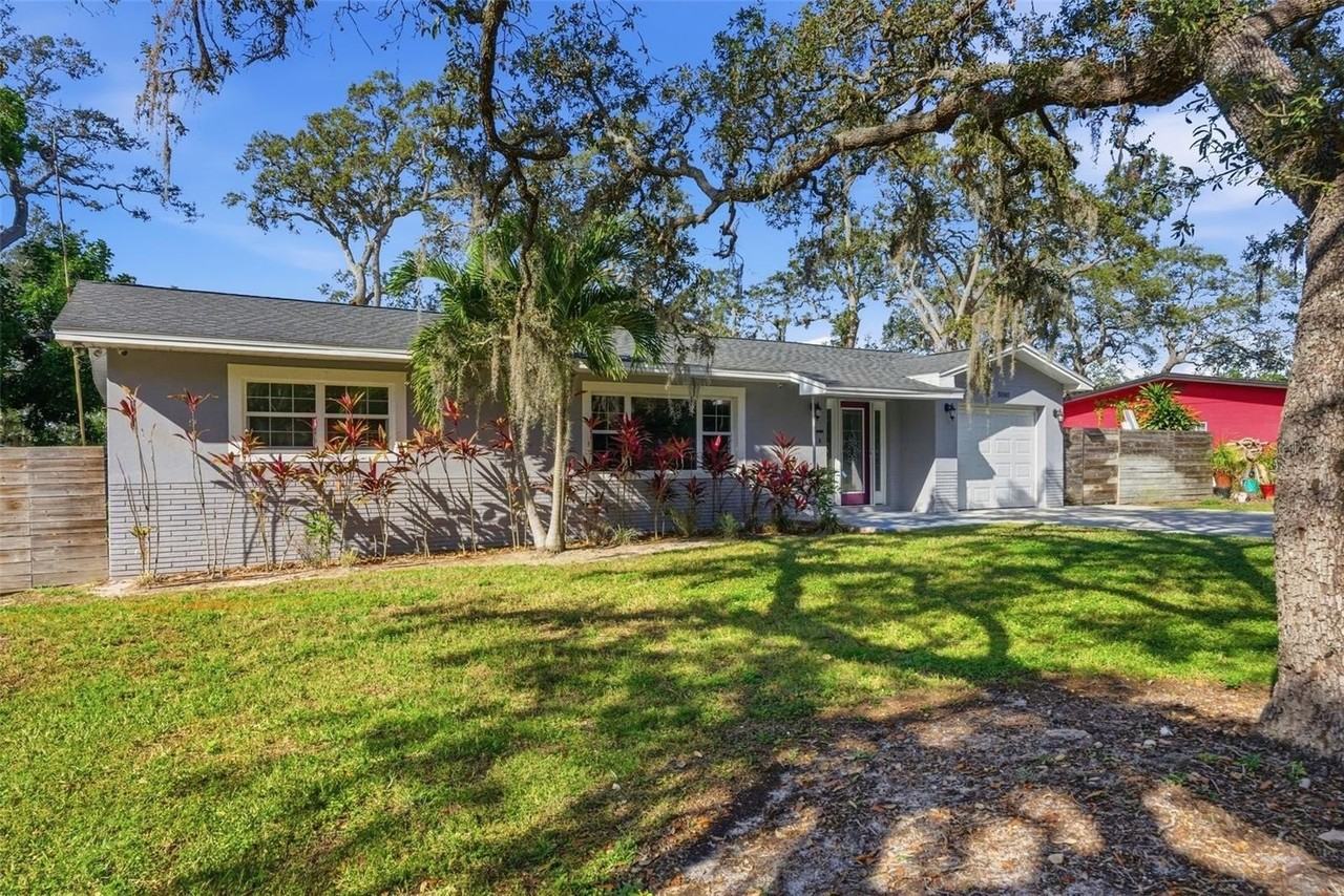 5080 Oaklawn Ln - Photo 2 of 46