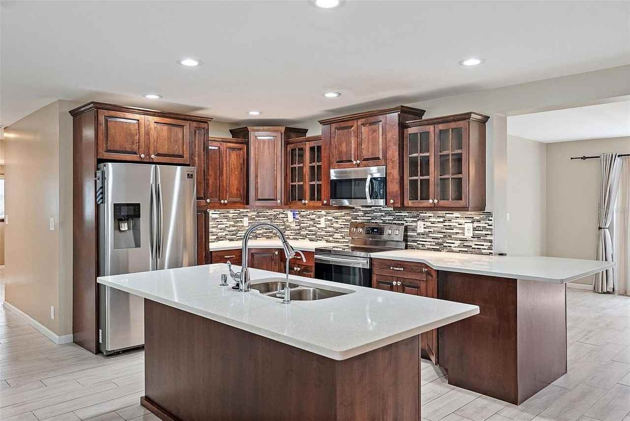 5080 Oaklawn Ln - Photo 6 of 46