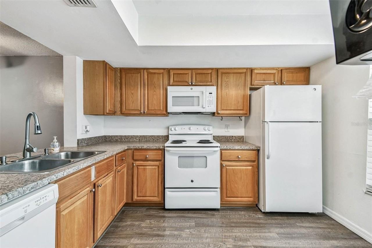 103 Brigadoon Dr - Photo 6 of 25