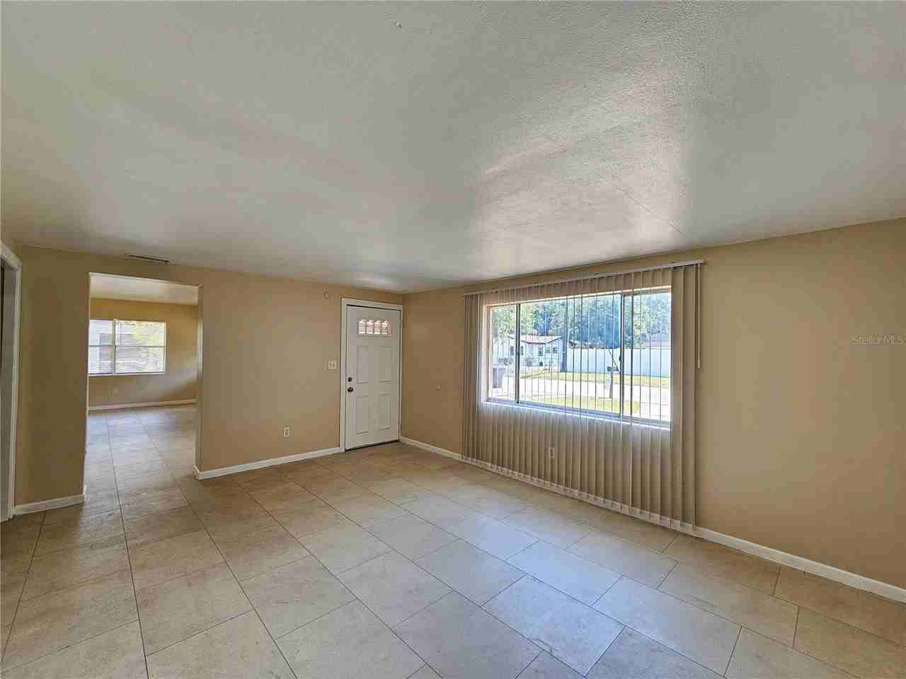 2412 Kiwanis Ave - Photo 4 of 20