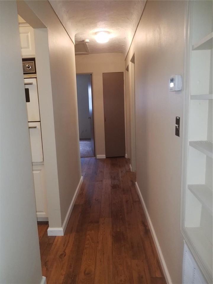 5853 Pine St - Photo 4 of 18