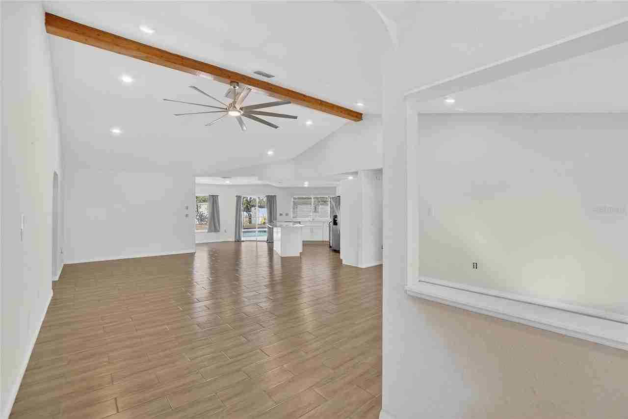 15047 Woodbury Rd - Photo 7 of 50