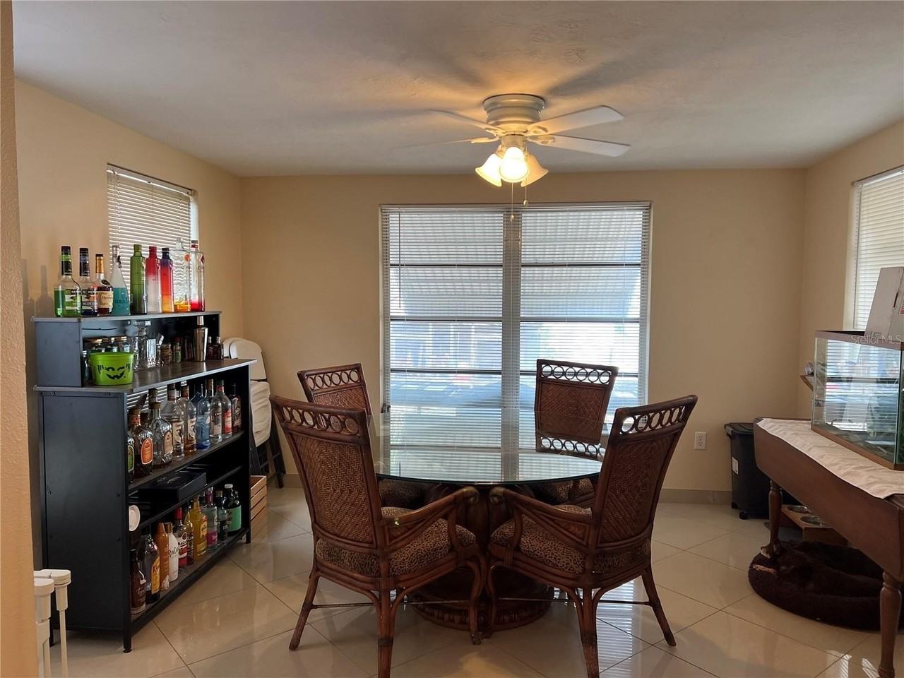 1050 Clairborne St - Photo 3 of 22