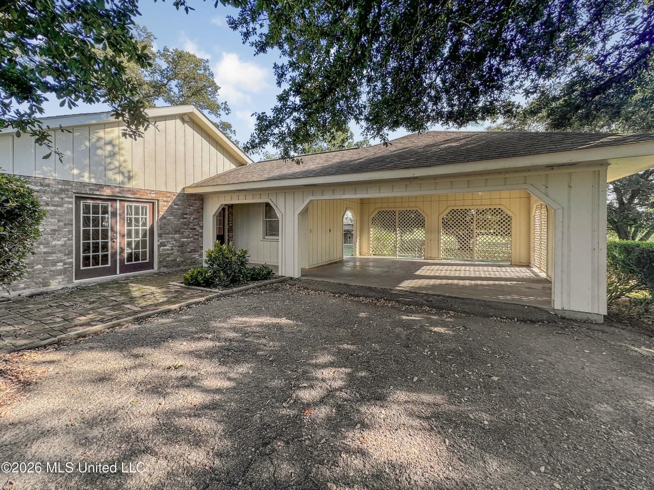 3018 Wardlaw Rd - Photo 2 of 21