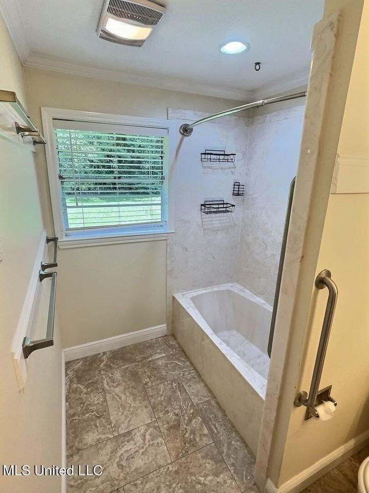 125 Linda Cir - Photo 6 of 13