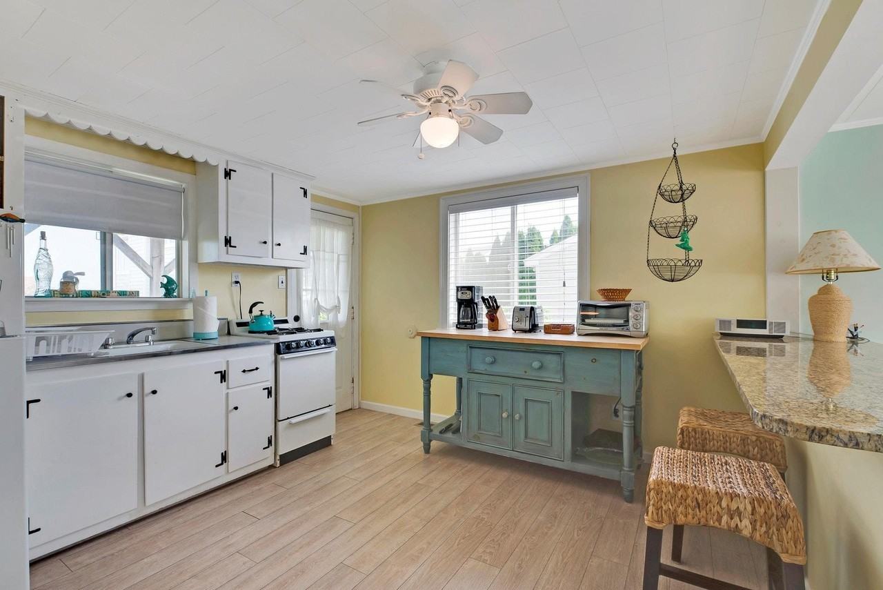 11 Oakhurst Rd - Photo 7 of 20