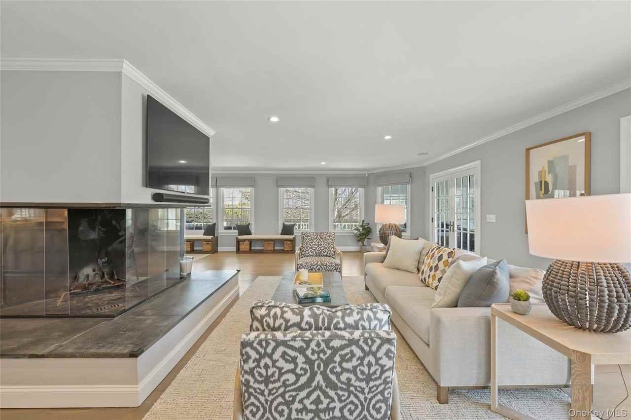 245 Oneck Ln - Photo 5 of 42