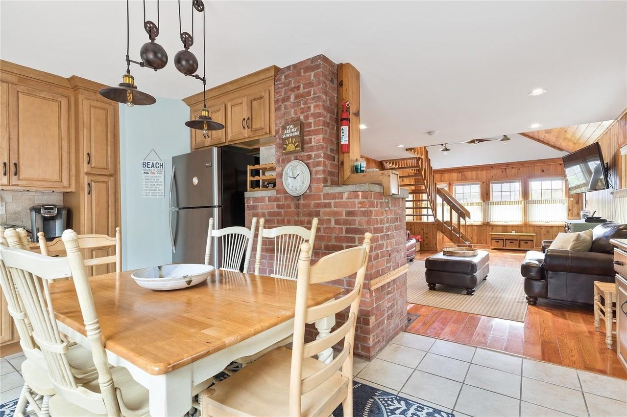 19 Ocean Rd - Photo 3 of 20