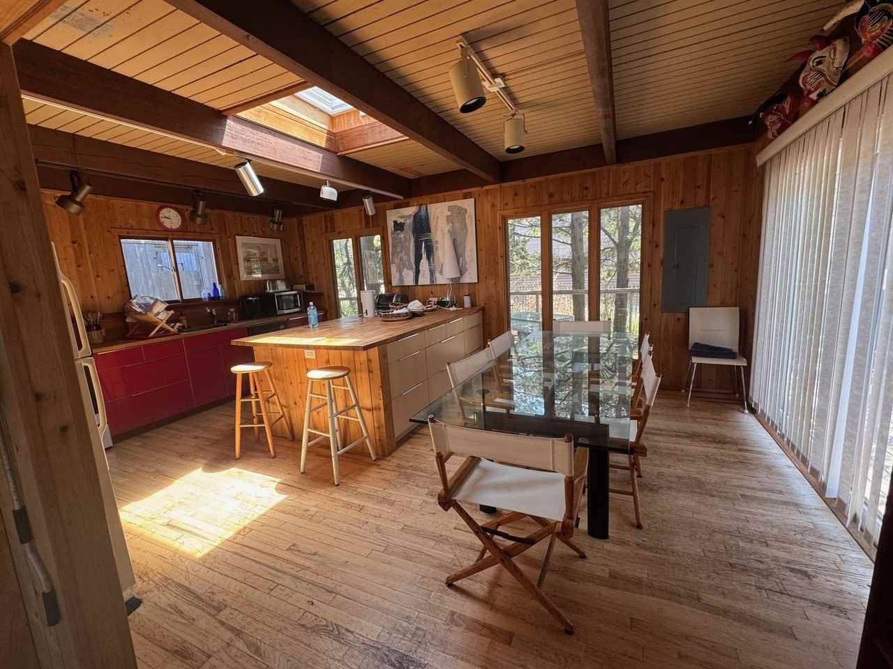 39 West Walk - Photo 3 of 9