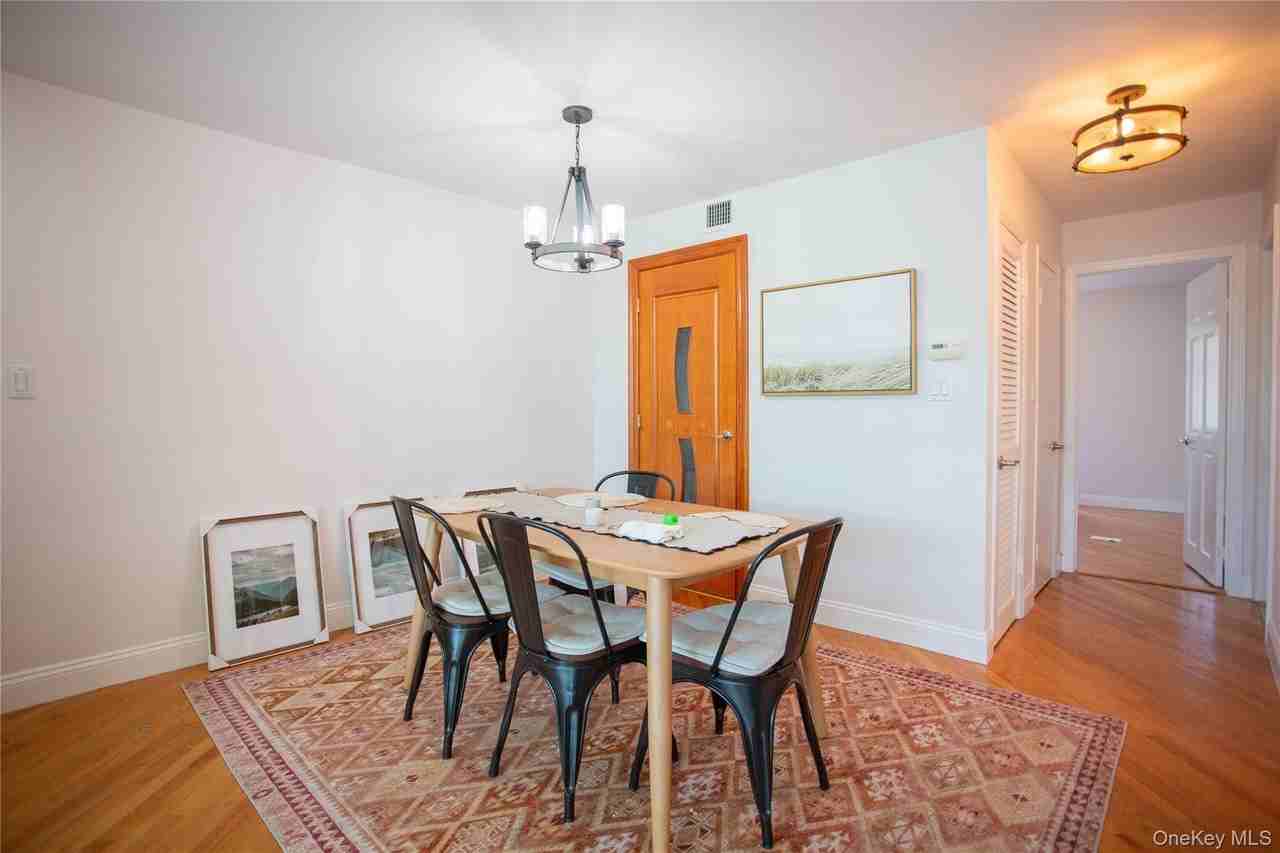 521 W Broadway #B - Photo 6 of 33