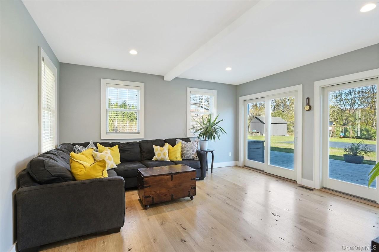 148 Montauk Hwy - Photo 2 of 30