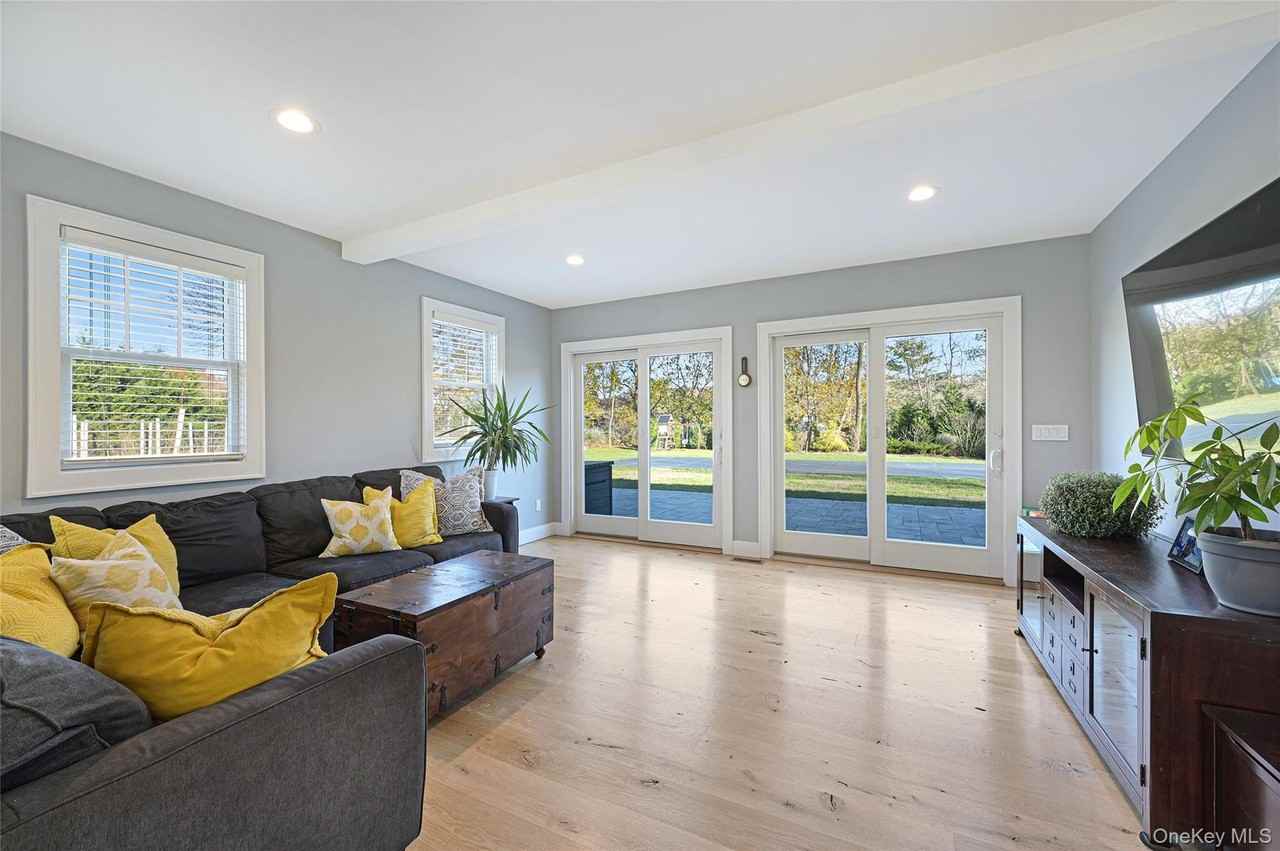 148 Montauk Hwy - Photo 3 of 30