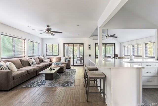 294 Wilmot Rd - Photo 6 of 38