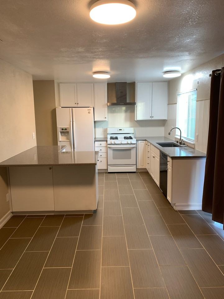 911 Shelduck Ct #1 - Photo 2 of 15