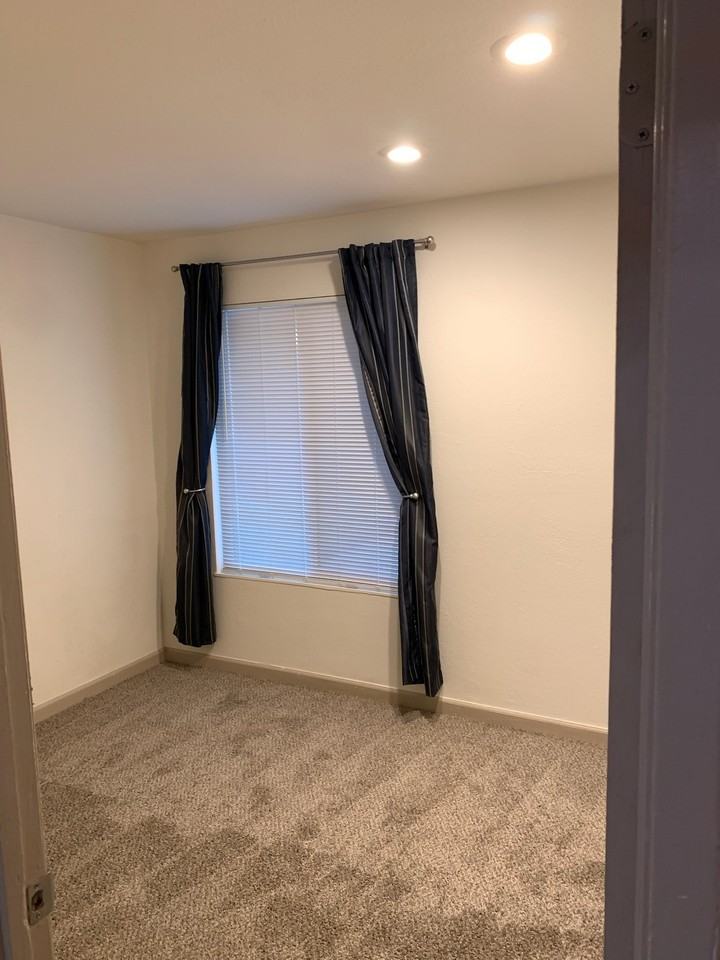 911 Shelduck Ct #1 - Photo 6 of 15