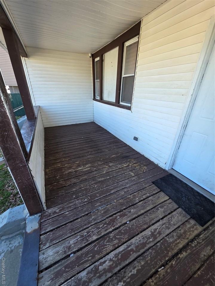 185 S Franklin St Unit 2 - Photo 3 of 16