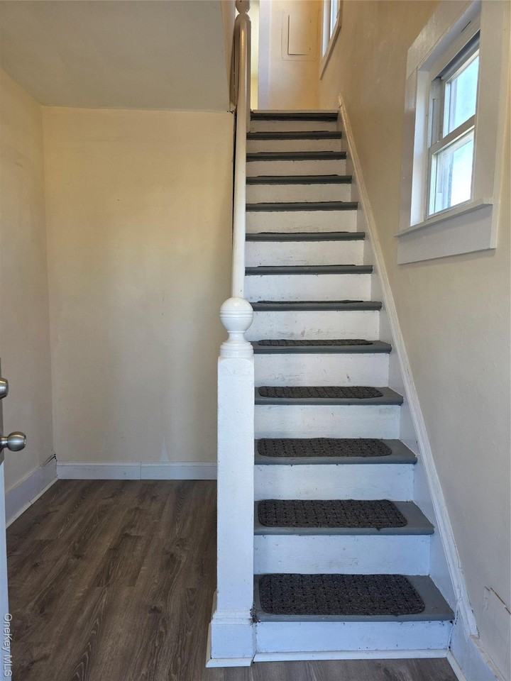 185 S Franklin St Unit 2 - Photo 4 of 16