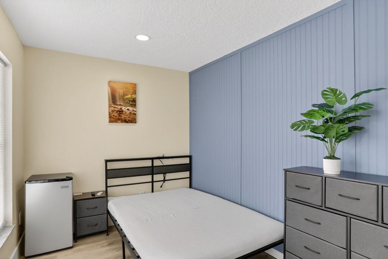 Grand St - Photo 3 of 45