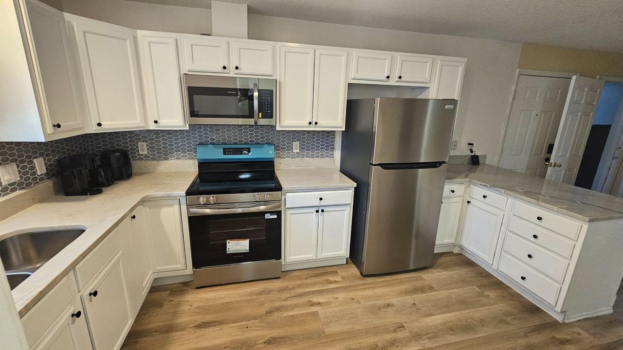 Grand St - Photo 5 of 45