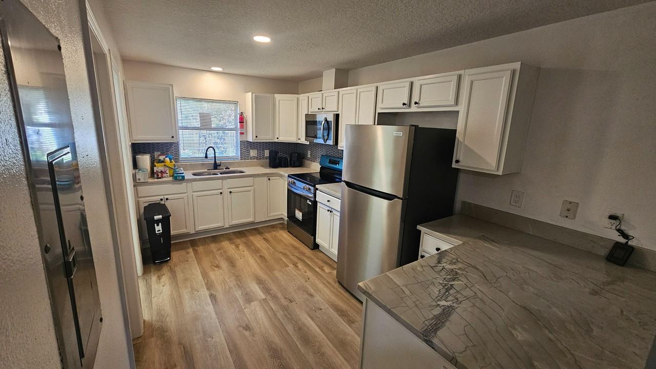 Grand St - Photo 6 of 45