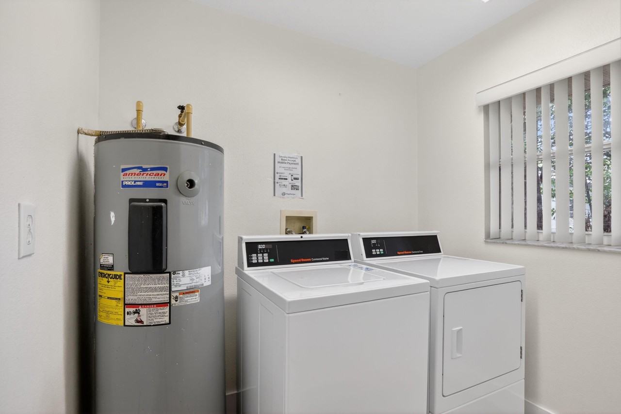 Grand St - Photo 7 of 45