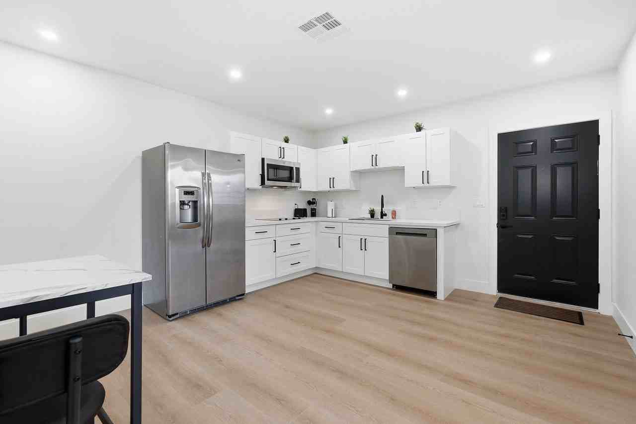 Coley Ave - Photo 4 of 13