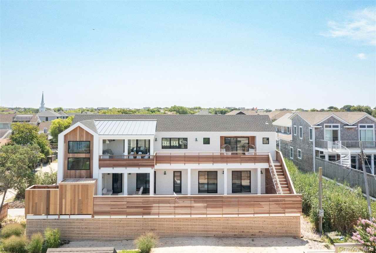 319 Wilmot Rd - Photo 3 of 46