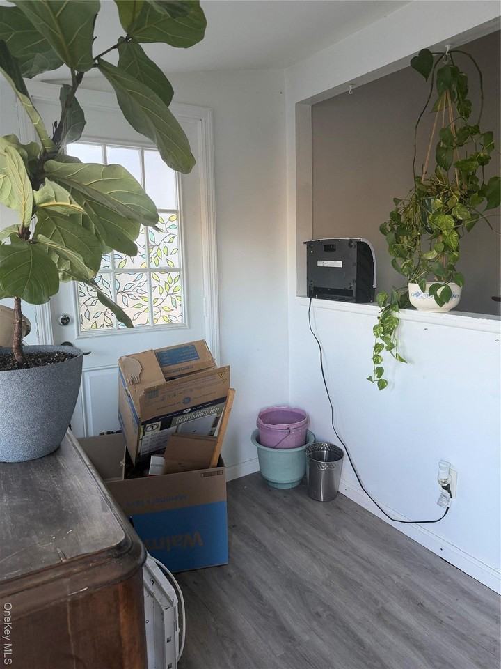 171 Lake Shore Dr - Photo 2 of 17