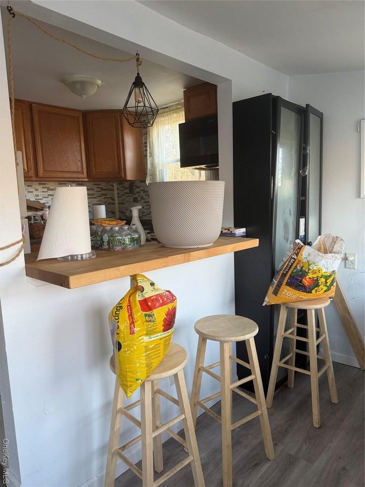 171 Lake Shore Dr - Photo 3 of 17