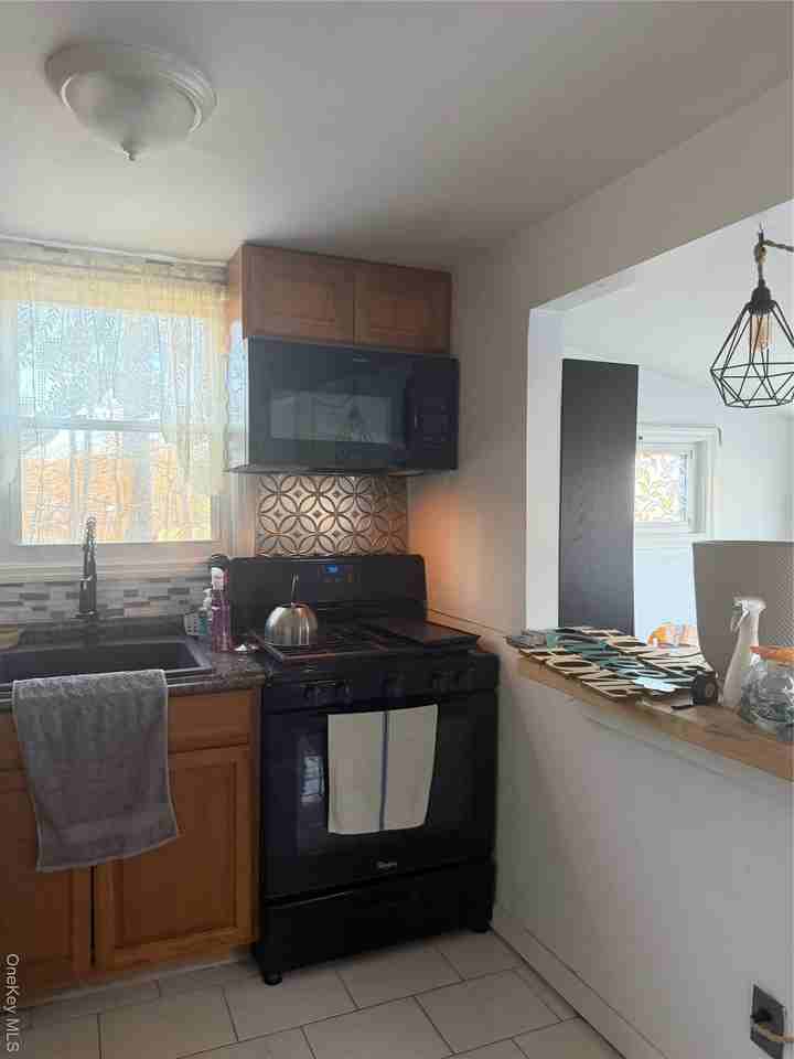 171 Lake Shore Dr - Photo 5 of 17