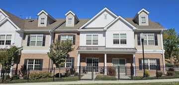 featured image of 260 W Main St #11