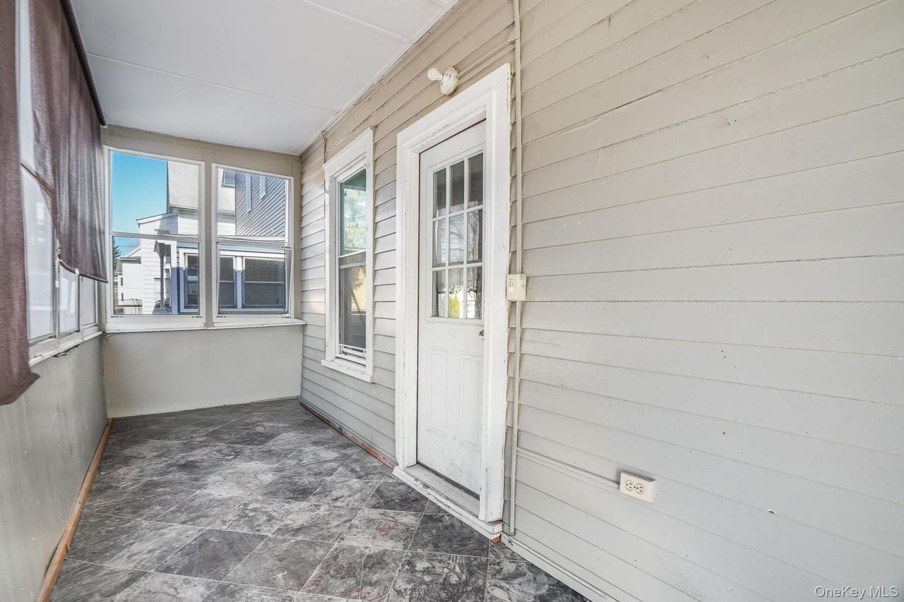 27 Orchard Pl - Photo 5 of 25